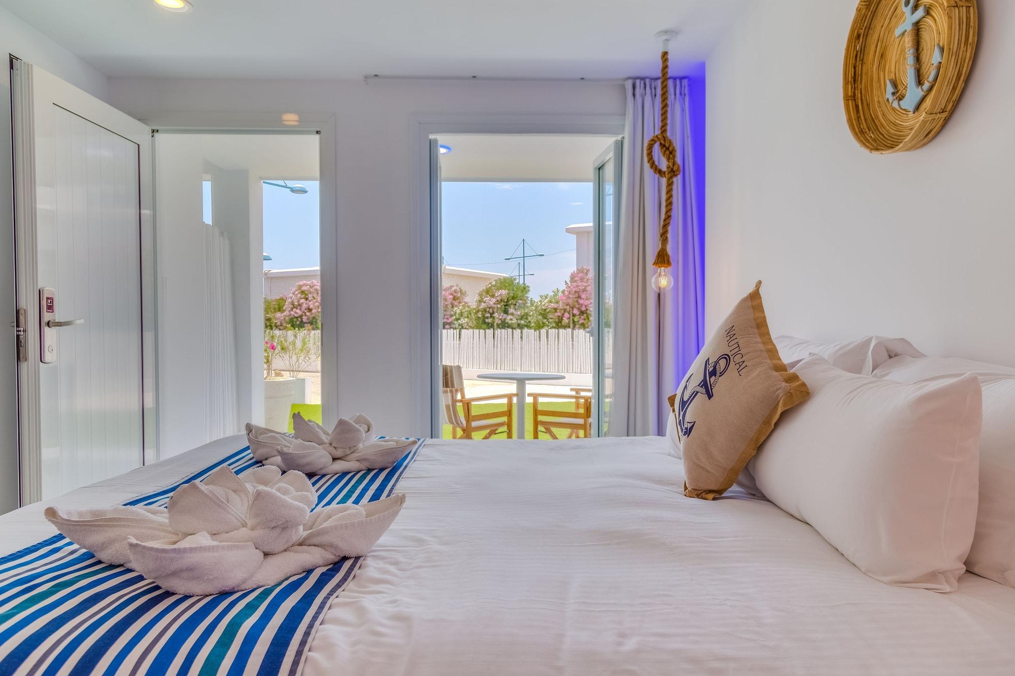 Blue Harbour Boutique Aparthotel Ayia Napa Exterior photo